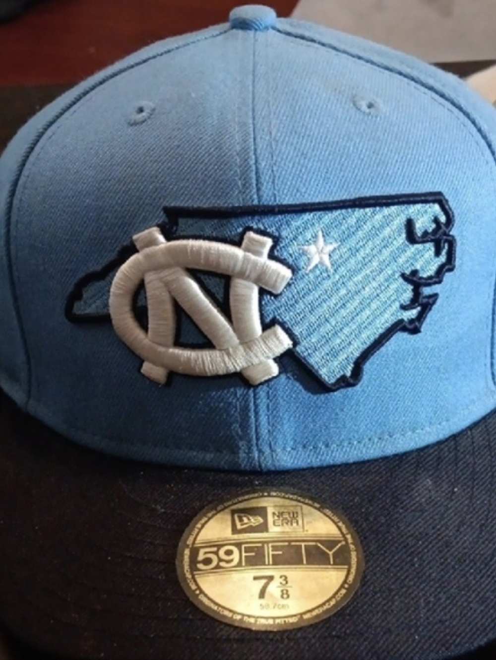 UNC New Era Light Blue and Black 59FIFTY Fitted Hat Size 7 3/8 - Picture 2 of 4